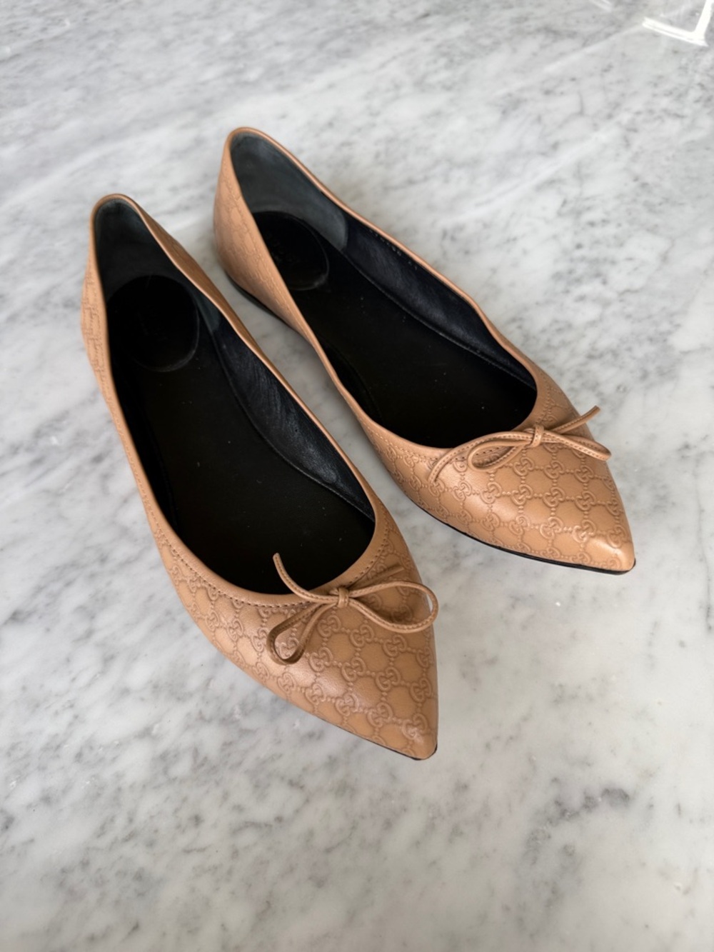 Gucci Pointy Toe Leather GG Ballet Flats